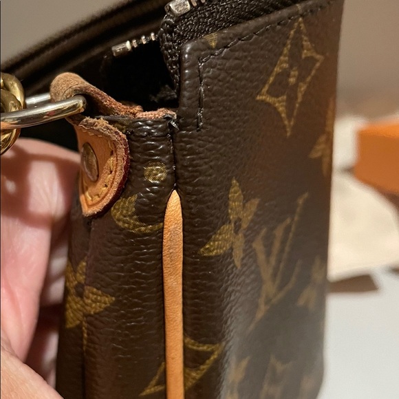 Louis Vuitton Eva crossbodySOLD - Picture 6 of 12